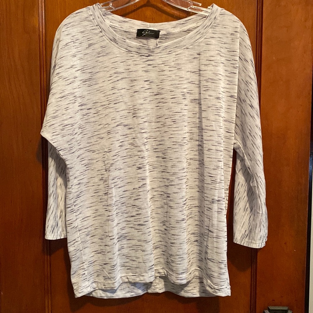 Gray 3/4 Sleeve Top!